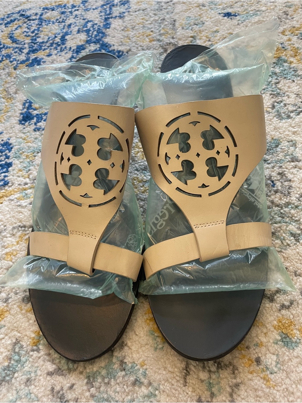 Tory Burch Cutout Leather Slide Sandals in Beige